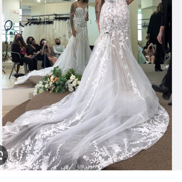 Wedding dress